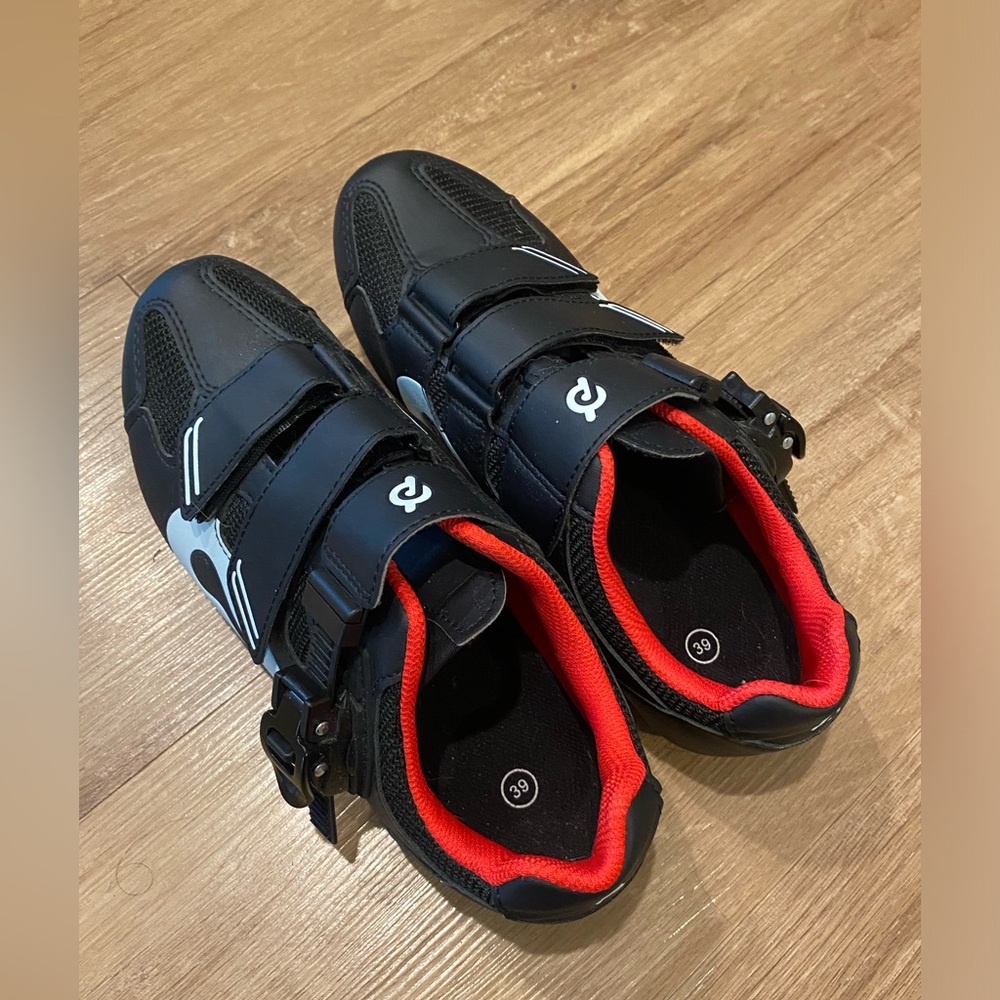 Peloton shoes with cleats, size 39